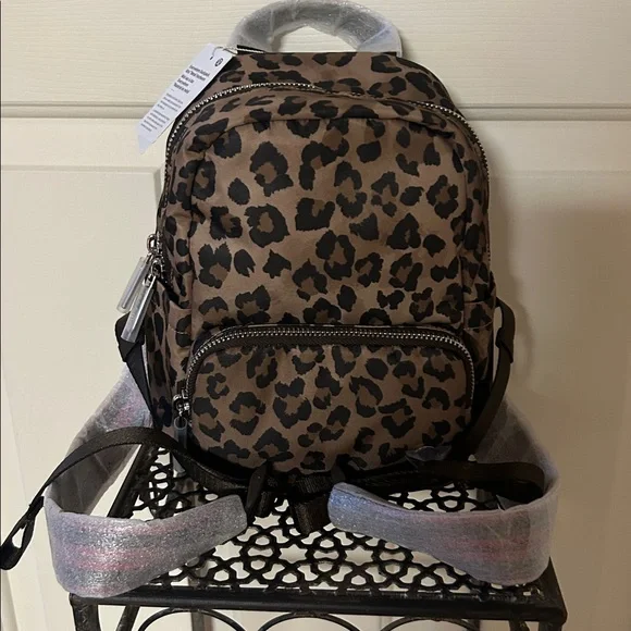 NWT - Lululemon Everywhere Backpack Mini 4L Metal Hardware - Picture 6 of 14